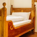 Ferienhaus- Gruppenunterkunft Mit Festsaal, Fruehstueck, Halbpension Extra Buchbar