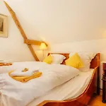 Ferienhaus- Gruppenunterkunft Mit Festsaal, Fruehstueck, Halbpension Extra Buchbar ザンクト・アンドレーアスベルク
