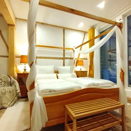Ferienhaus- Gruppenunterkunft Mit Festsaal, Fruehstueck, Halbpension Extra Buchbar 상트안드레스베르크