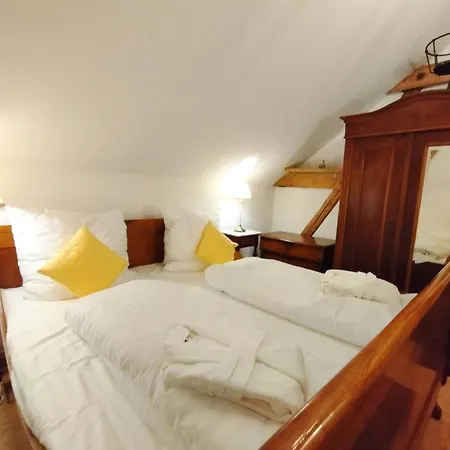 Apartamento Ferienhaus- Gruppenunterkunft Mit Festsaal, Fruehstueck, Halbpension Extra Buchbar *