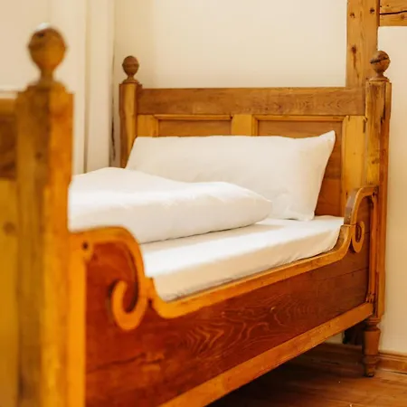 Ferienhaus- Gruppenunterkunft Mit Festsaal, Fruehstueck, Halbpension Extra Buchbar