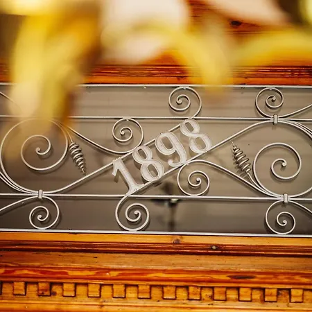 Ferienhaus- Gruppenunterkunft Mit Festsaal, Fruehstueck, Halbpension Extra Buchbar