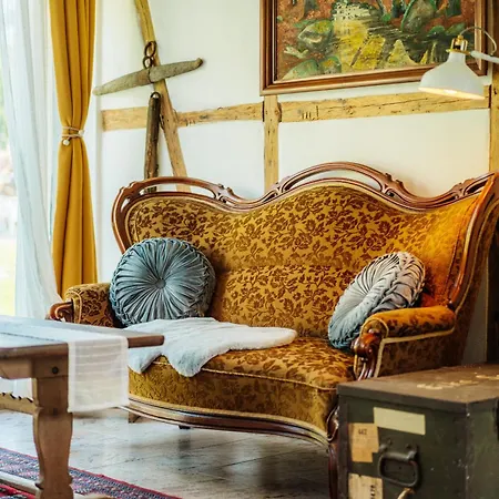 Ferienhaus- Gruppenunterkunft Mit Festsaal, Fruehstueck, Halbpension Extra Buchbar 상트안드레스베르크