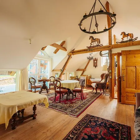 Ferienhaus- Gruppenunterkunft Mit Festsaal, Fruehstueck, Halbpension Extra Buchbar Apartment