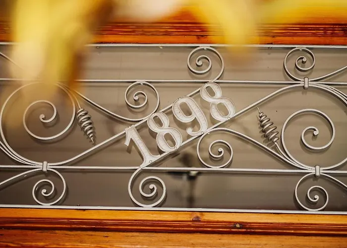 Ferienhaus- Gruppenunterkunft Mit Festsaal, Fruehstueck, Halbpension Extra Buchbar