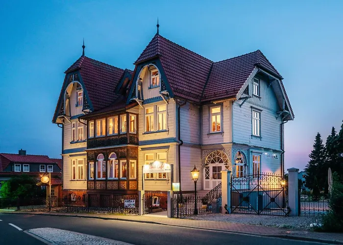 Ferienhaus- Gruppenunterkunft Mit Festsaal, Fruehstueck, Halbpension Extra Buchbar